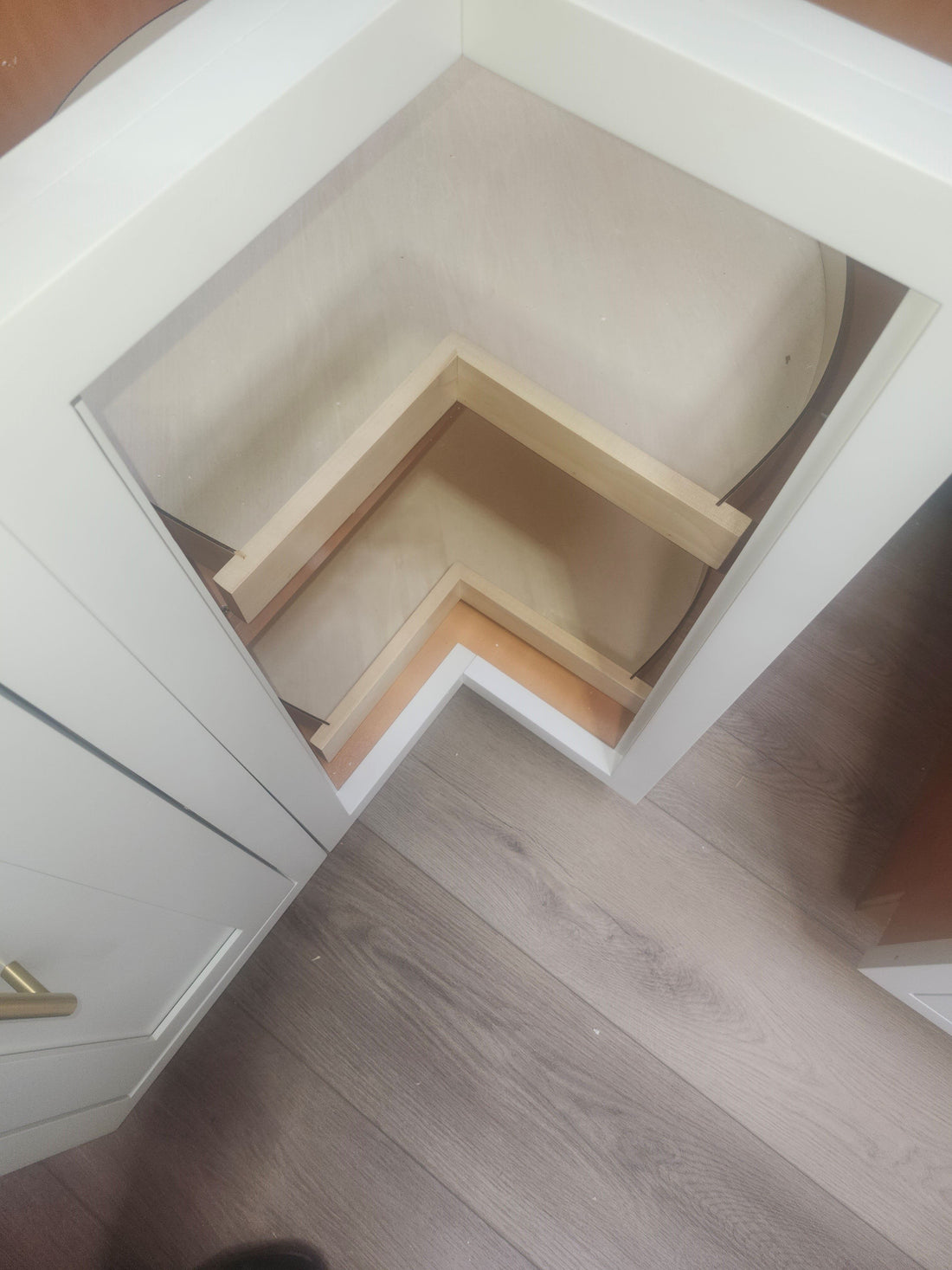 Lazy Susan Spin Tray Installation