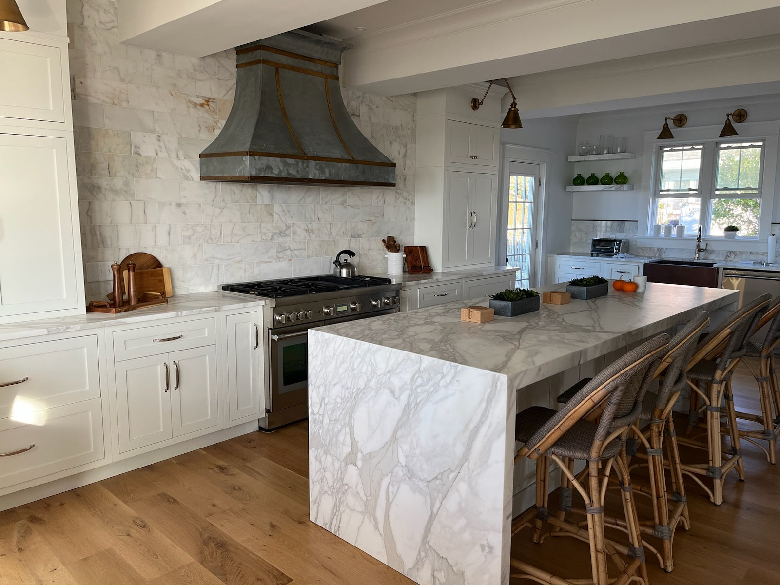 Elevate Your Kitchen Design: Exploring the Advantages of White Inset Kitchen Cabinets and Custom Color Inset Kitchen Cabinets