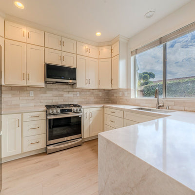 Manhattan Creme Shaker 1-1/4" Overlay Kitchen Cabinets