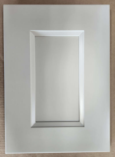 Sample Door 1-1/4" Overlay 29 Newport White Double Shaker