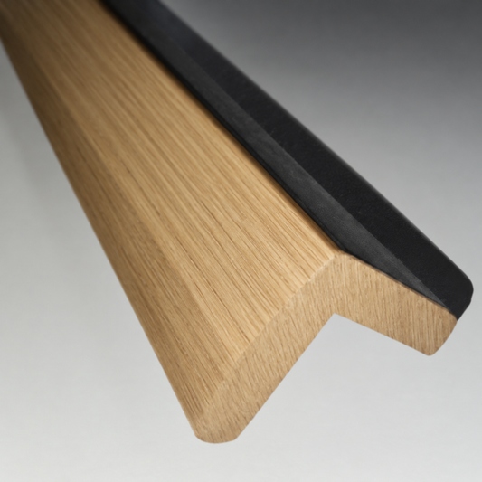 Rift Oak shaker outside corner molding