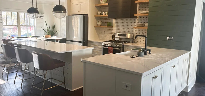 Inset Snow White Kitchen with Island and Peninsula